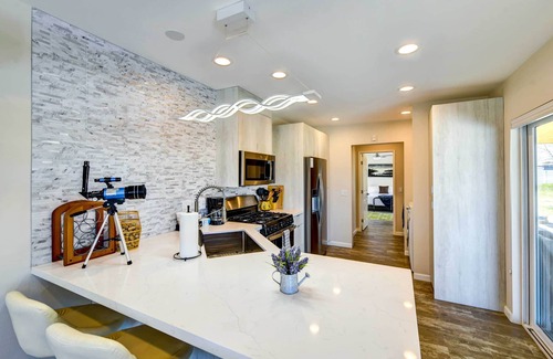 Yucca Valley Cottage | Hot Tub, Yard & Fire Pit: Joshua Tree Home!