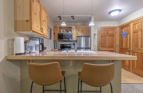 Driggs Condo | Hot Tubs! National Parks Headquarters! Explore Teton Valley, ID & Jackson Hole!