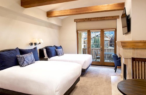 Deer Valley Hotel | Hotel 2 Queen Hotel Room