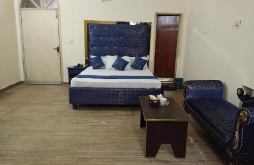 Johar Town Hotel | Hotel 4 Season