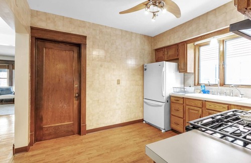 North Buffalo Apartment | Hotel 716 - Unbeatable location