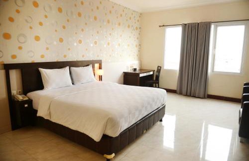 Jember Hotel | Hotel 88 Jember By WH - Strategic Location In The City Center