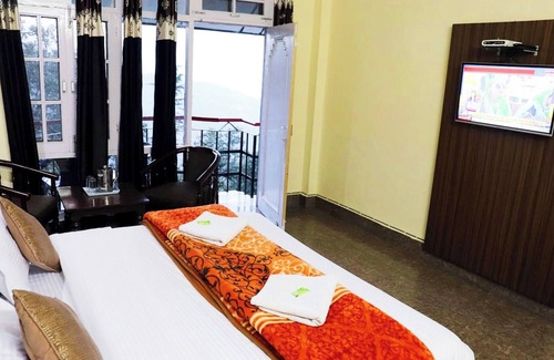 Dalhousie Hotel | Hotel Amar Mountain View Dalhousie