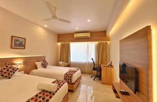 Chavakkad Hotel | Hotel Amaravathi BY D2V