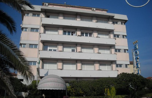 Marina di Pietrasanta Hotel | Hotel Ambasciatori