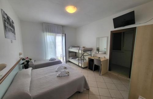 Pinarella Hotel | Hotel Amedea