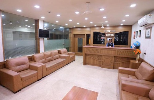 Onamthuruth Hotel | Hotel Anjali Park