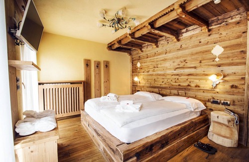 San Pellegrino Pass Hotel | Hotel Arnika Wellness