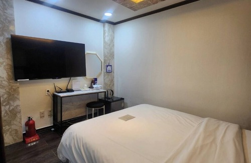 Bongmyeong-dong Hotel | hotel b&b