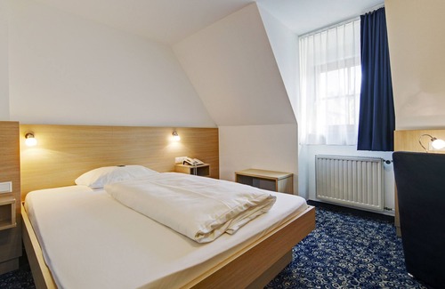 Grossbettlingen Hotel | Hotel Bauer Großbettlingen