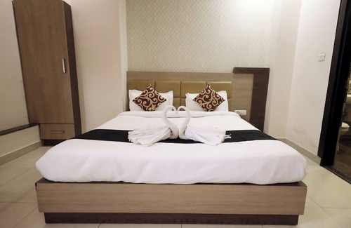 Kalyanpur Hotel | Hotel Bhagyaraj Palace Keshavpuram