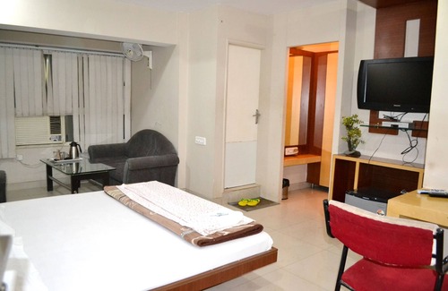 Neemuch Hotel | Hotel Bharat Palace