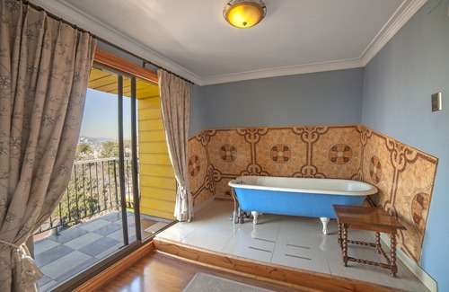 Cerro Alegre Hotel | Hotel Boutique Casa Vander