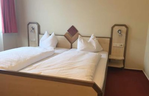 Nickenich Hotel | Hotel Burgklause