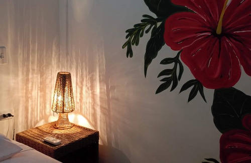 Puerto Lopez Hotel | HOTEL CAFE MADAME PUERTO LOPEZ