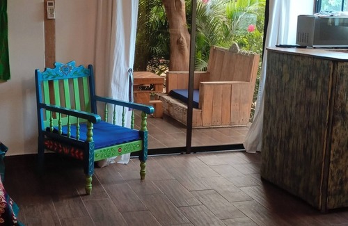 Puerto Lopez Hotel | HOTEL CAFE MADAME PUERTO LOPEZ