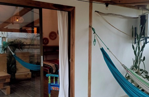 Puerto Lopez Hotel | HOTEL CAFE MADAME PUERTO LOPEZ