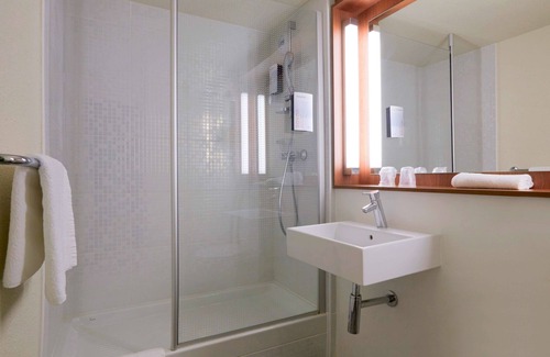 Clermont-Ferrand Hotel | Hotel Campanile Clermont Ferrand Le Brezet