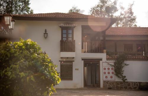 Viracacha Hotel | Hotel Campestre El Portón de Los Jeroglíficos