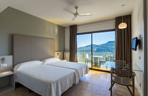 Corbera De Llobregat Hotel | Hotel Can Fisa