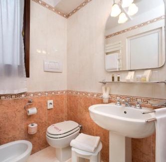 Santa Croce Hotel | Hotel Carlton On The Grand Canal