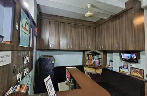 Maheshwar Hotel | Hotel chaitanya