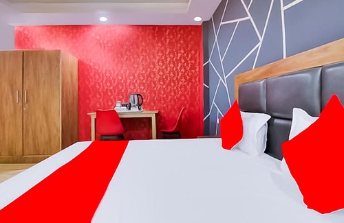 Delhi Hotel | Hotel Classic - Hazrat Nizamuddin Railway Station