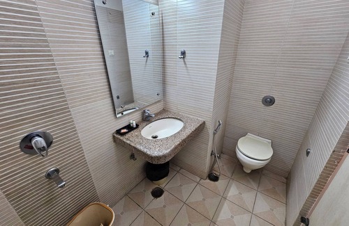 Allahabad Hotel | Hotel Crown Palace