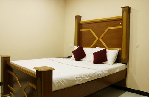 Hyderabad Hotel | HOTEL CROWN