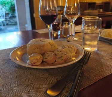 Nolay Hotel | Hotel de la Halle