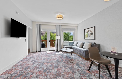 Zion National Park South Entrance Cabin | Hotel De Novo Springdale, Tapestry Collection by Hilton