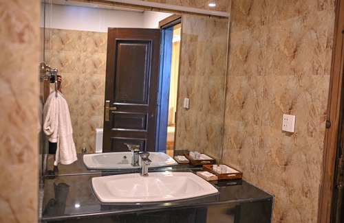 Kalam Hotel | Hotel DeManchi By The Leaf