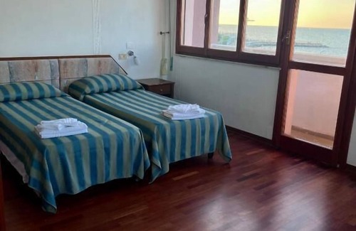 Pesaro Hotel | Hotel Des Bains