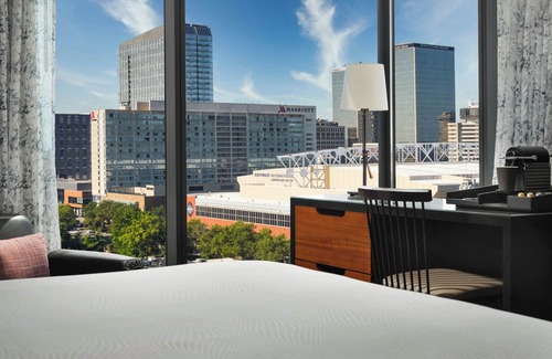 Downtown Louisville Hotel | Hotel Distil, Autograph Collection