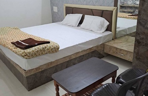 Pratapgarh Hotel | Hotel divine and restaurant