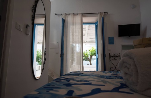 Panarea Hotel | Hotel Eunymos - Trattoria Da Francesco Panarea