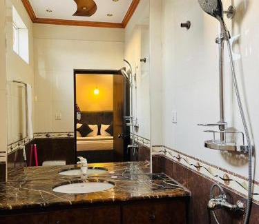 Gulberg Hotel | Hotel Family Inns