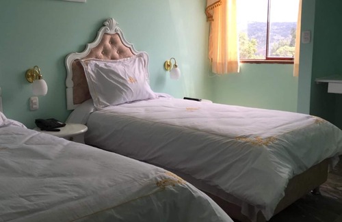 Cajabamba Hotel | Hotel Fortaleza del Sol