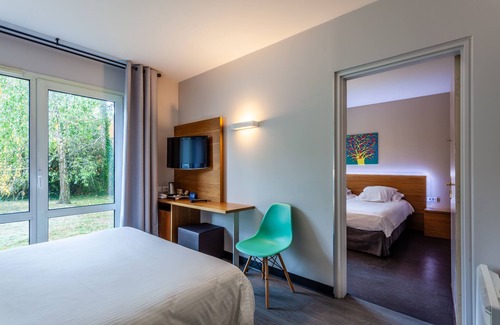 Craponne Hotel | Hotel Full Colors