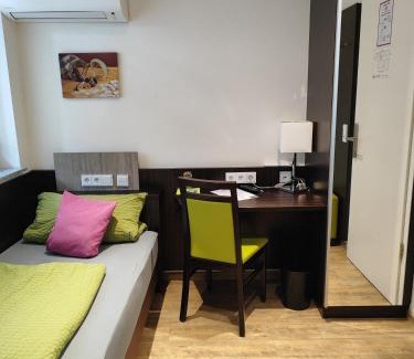Waggershausen Hotel | Hotel Gästehaus Stock Zimmer Schokotöpfle