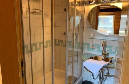 Nuertingen Bed & Breakfast | Hotel Garni Siedlerstube