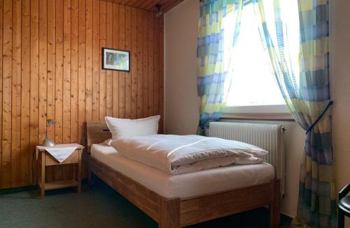 Nuertingen Bed & Breakfast | Hotel Garni Siedlerstube