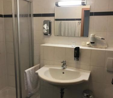 Wallau Hotel | Hotel Gasthof Grüner Wald