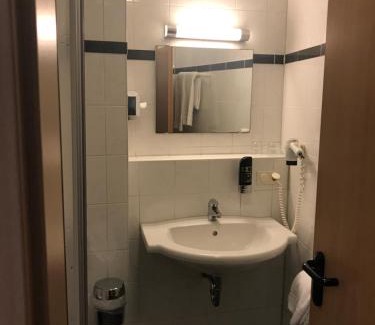 Wallau Hotel | Hotel Gasthof Grüner Wald