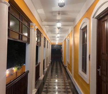 Manchanabele Hotel | Hotel Grand Palais