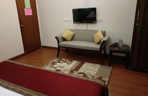 Gulberg House | Hotel Gulberg Grand