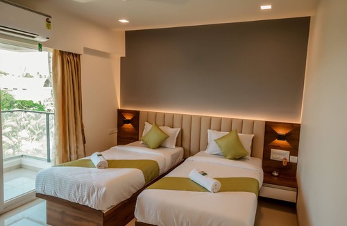 Adyar Hotel | Hotel Heraa International