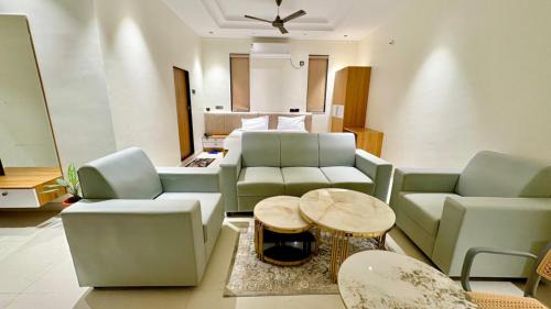 Gajwel Hotel | Hotel Hill7 Inn