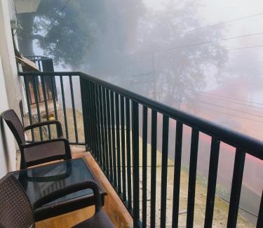 Dalhousie Hotel | HOTEL HOLIDAY PLAZA DALHOUSIE - Near Ghandhi Chowk Mall Road