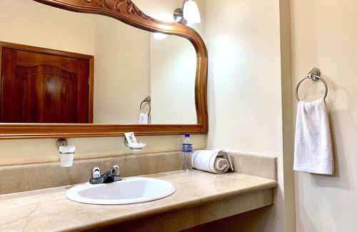 Milagro Hotel | Hotel House Center